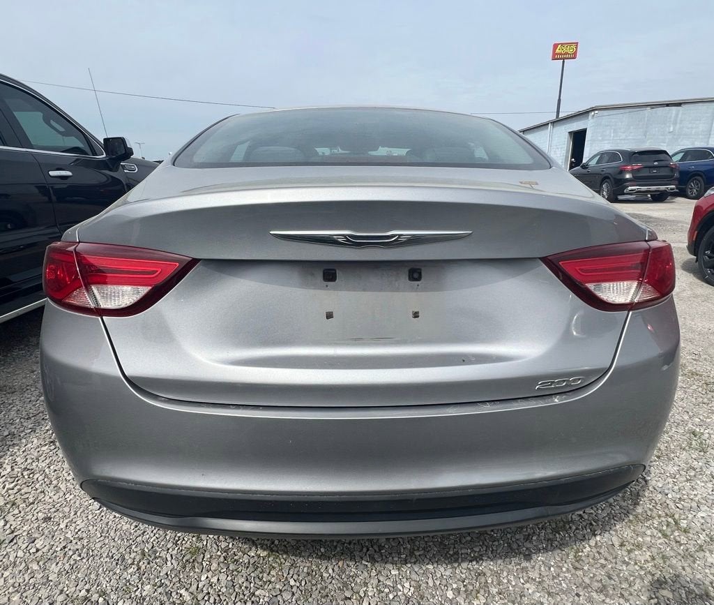 2016 Chrysler 200 LX