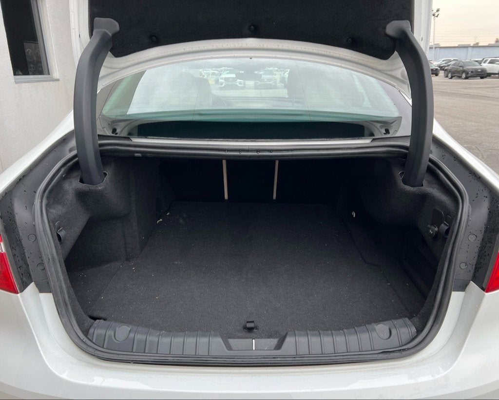 2019 Jaguar XF 25t Premium